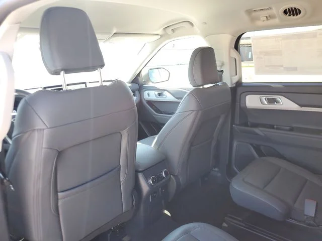 New 2026 Space White Metallic Ford Active image 11
