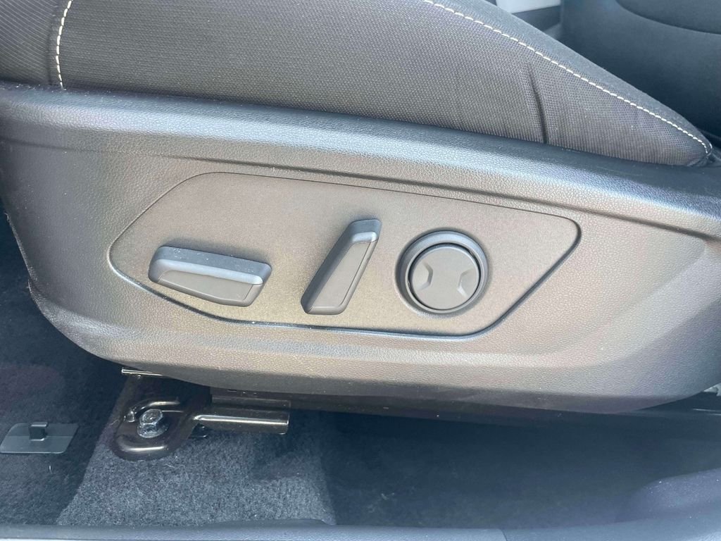 Used 2024 White Hyundai SEL image 18