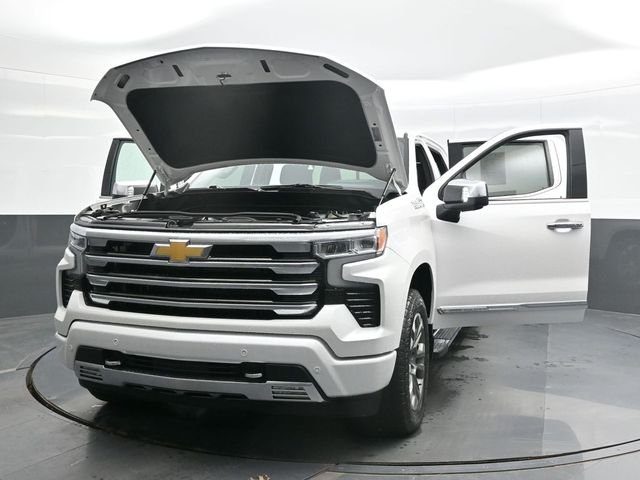 Used 2024 Beige Chevrolet High Country image 30