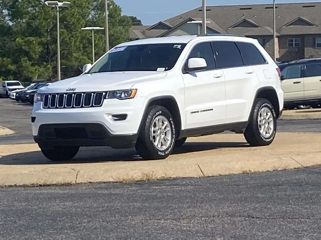 Used 2018 White Jeep Laredo E image 6