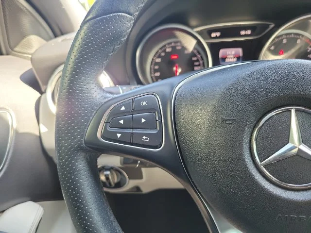 Used 2020 Blue Mercedes-Benz GLA 250 image 23