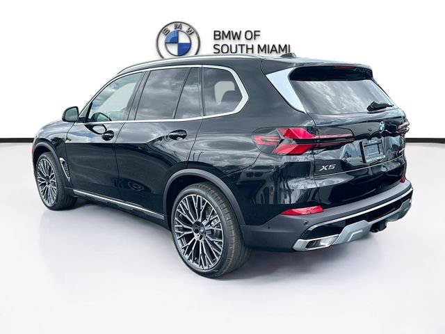 New 2026 Black BMW sDrive40i image 4