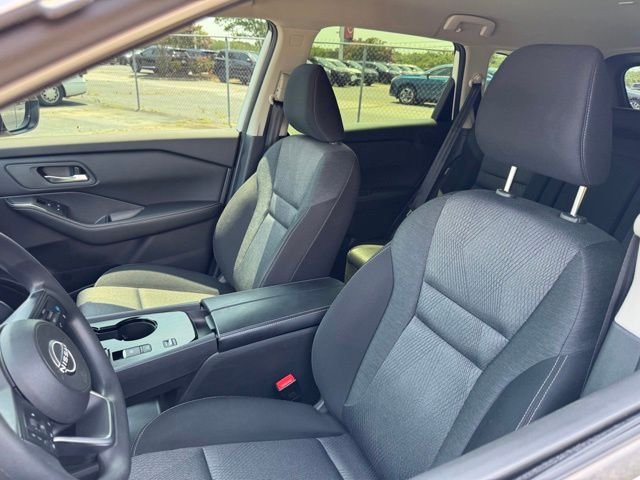 Used 2024 White Nissan SV image 3