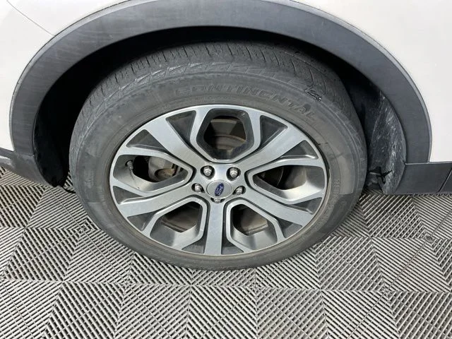 Used 2019 White Platinum Clearcoat Metallic Ford Platinum image 9