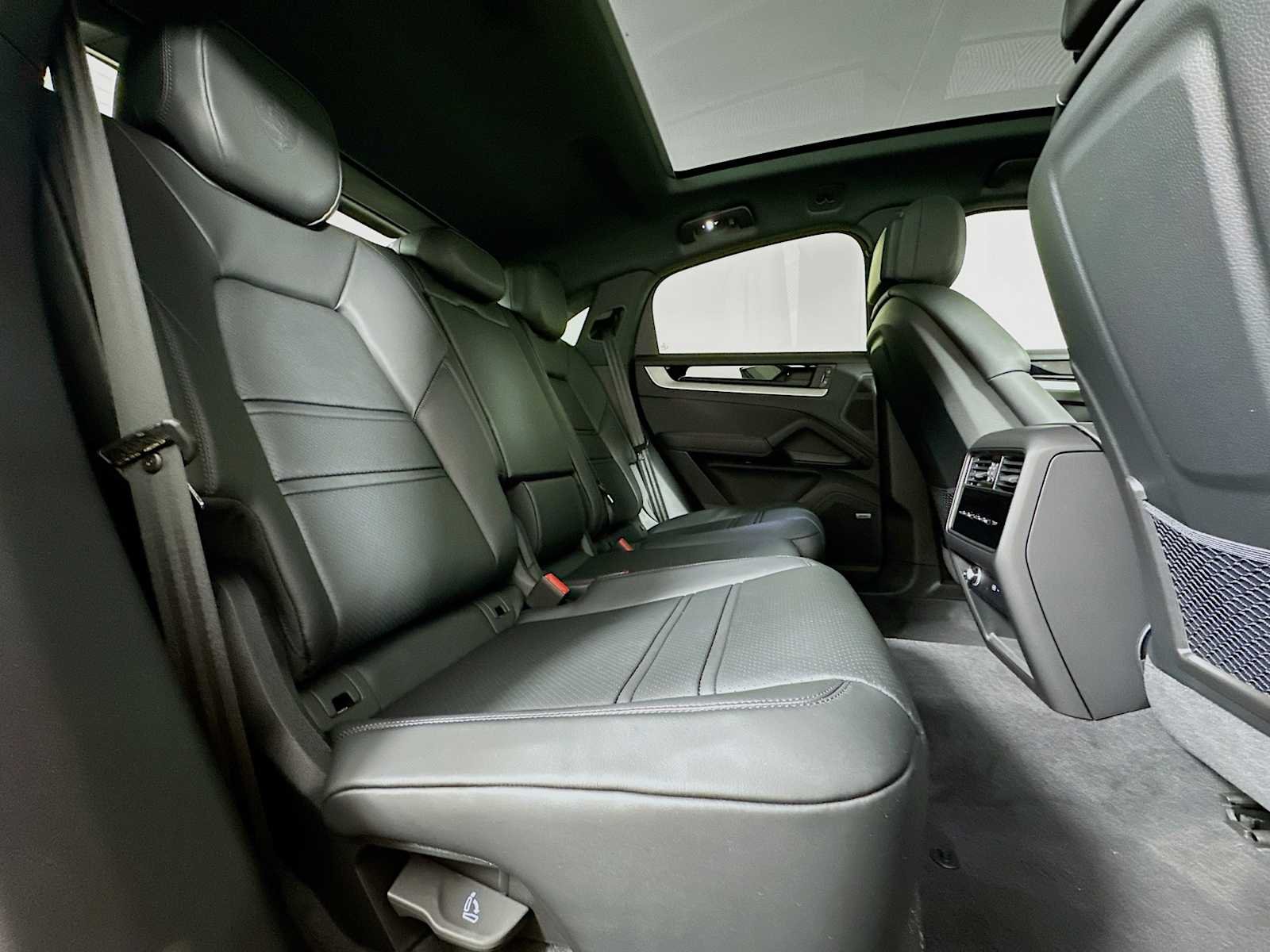 2026 Porsche Cayenne Coup E-Hybrid - Photo 28