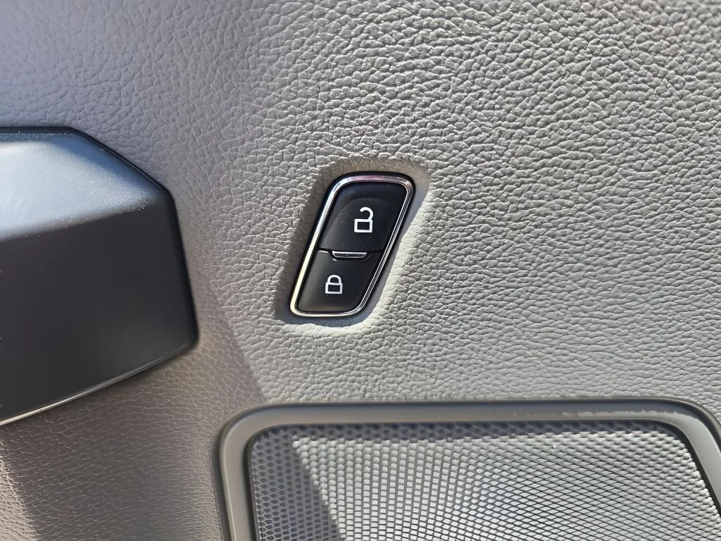 Used 2019 Silver Ford  image 14