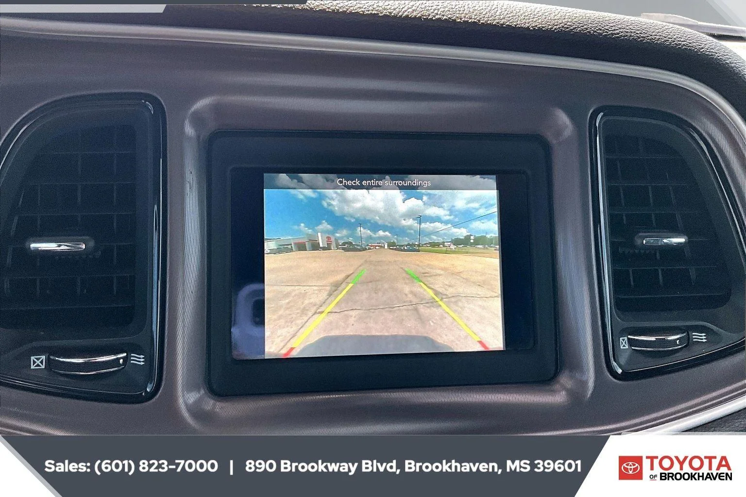 Used 2022 Pitch Black Clearcoat Dodge SXT image 15