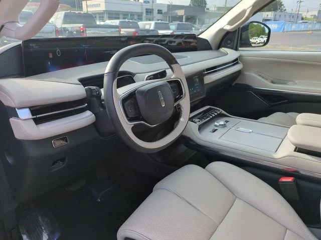 Used 2026 Gray Lincoln Reserve image 15