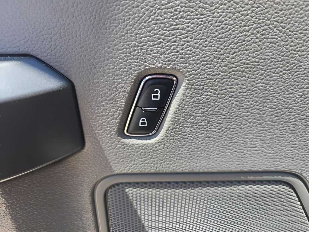 Used 2019 Silver Ford  image 14