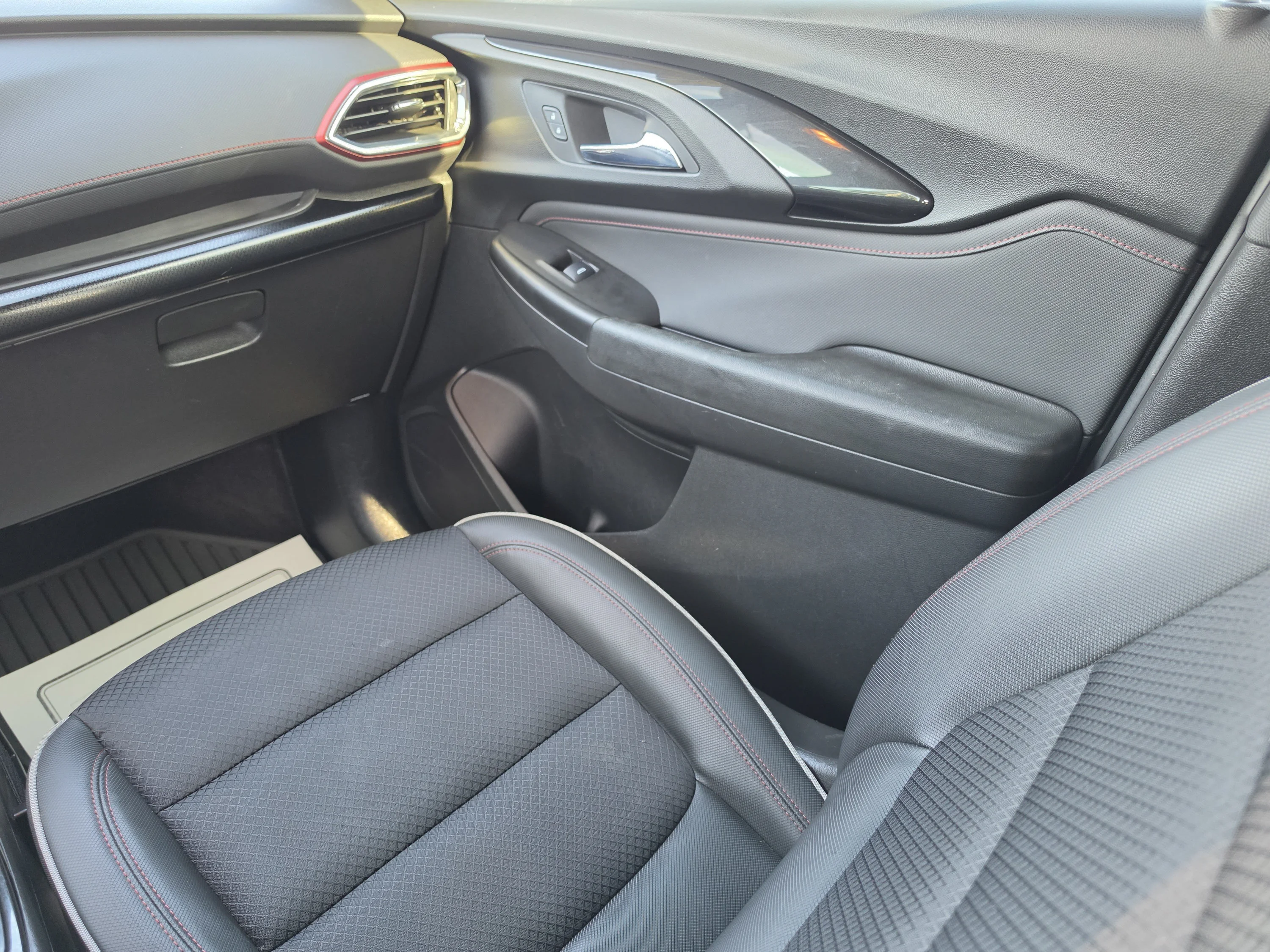 Used 2023 Summit White Chevrolet RS image 21