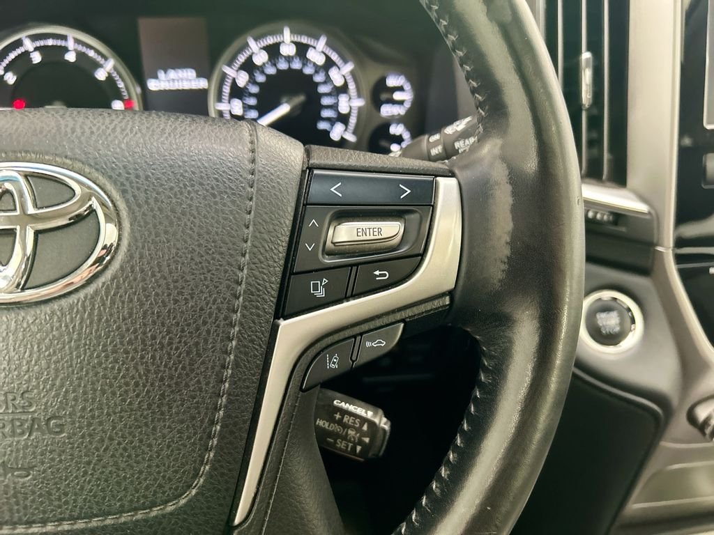 Used 2019 Midnight Black Metallic Toyota Base image 12