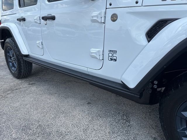 New 2026 Bright White Clear-Coat Exterior Paint Jeep 85th Anniversary Edition image 19