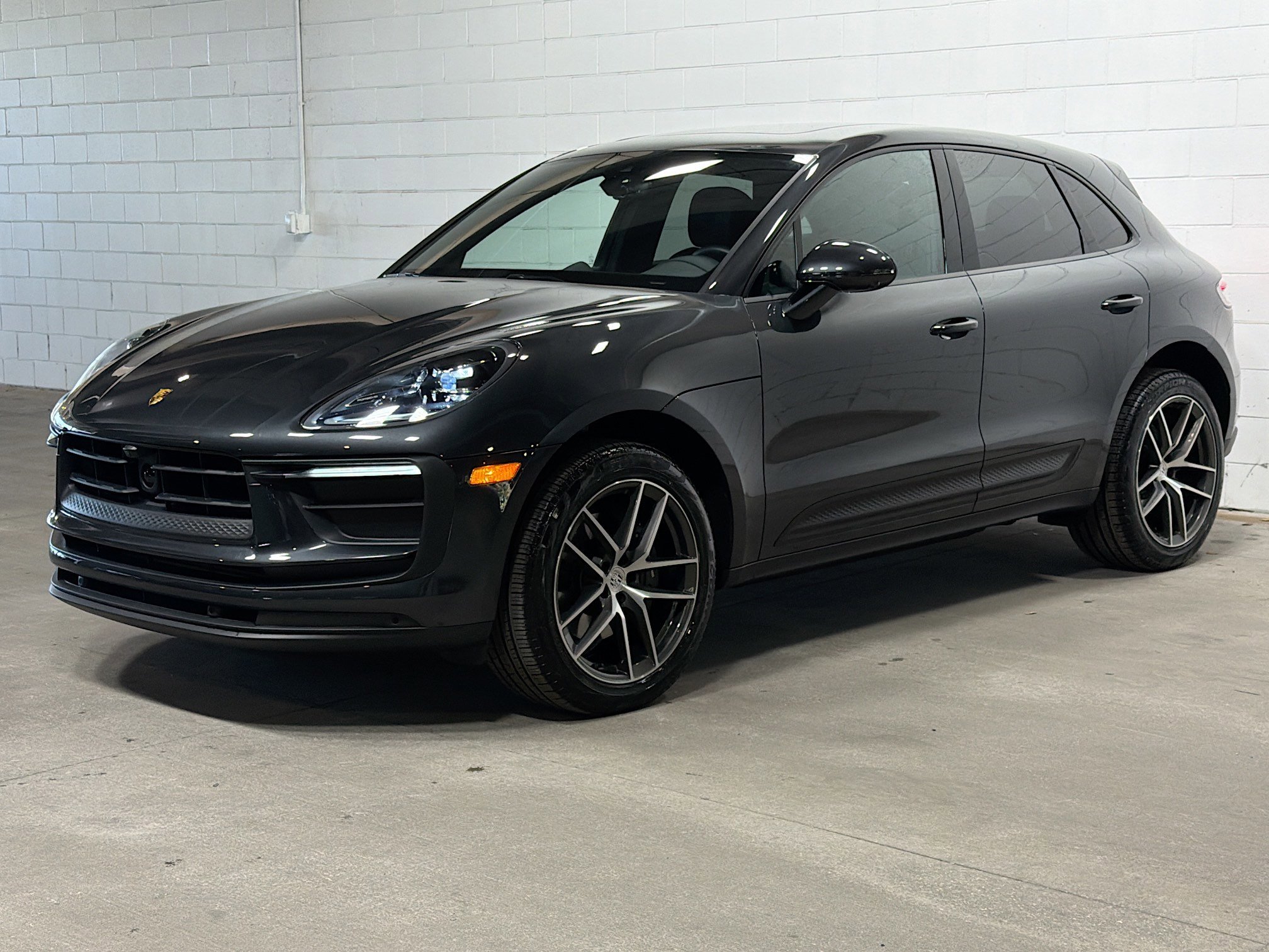 2025 Porsche Macan T