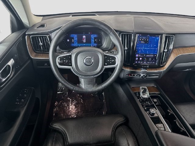 Used 2023 Denim Blue Metallic Volvo Ultimate Bright Theme image 13