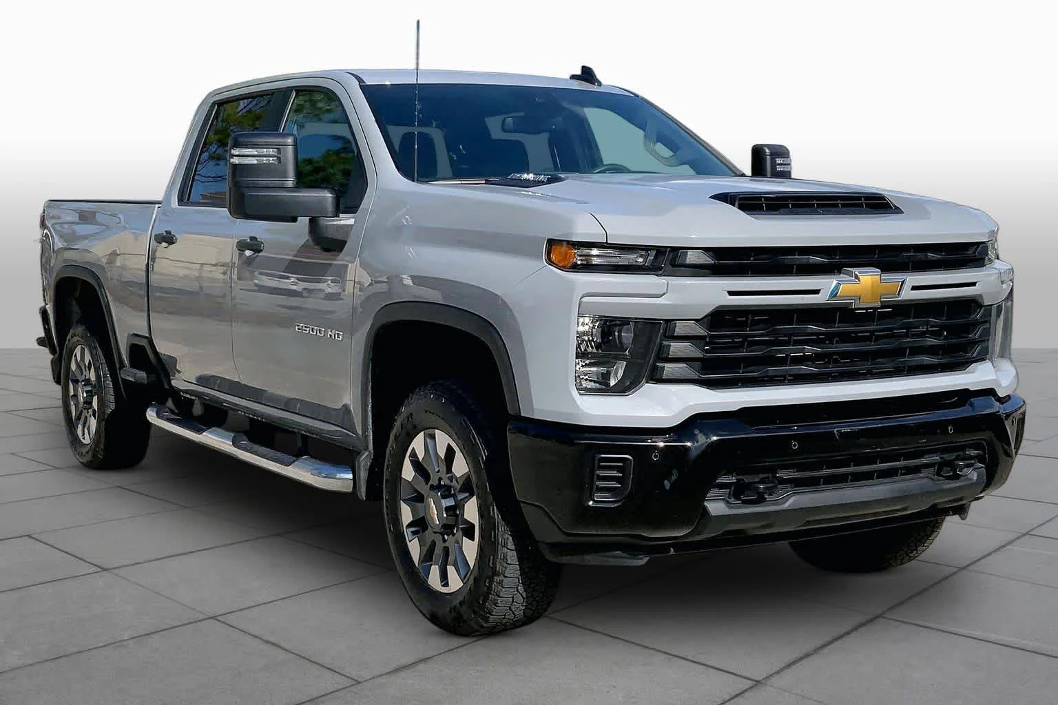 Used 2025 Slate Gray Metallic Chevrolet Custom image 3