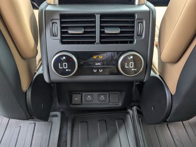 New 2026 Fuji White Land Rover Dynamic SE image 15