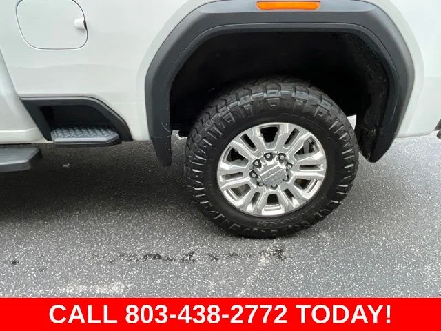 Used 2022 White GMC SLE image 28