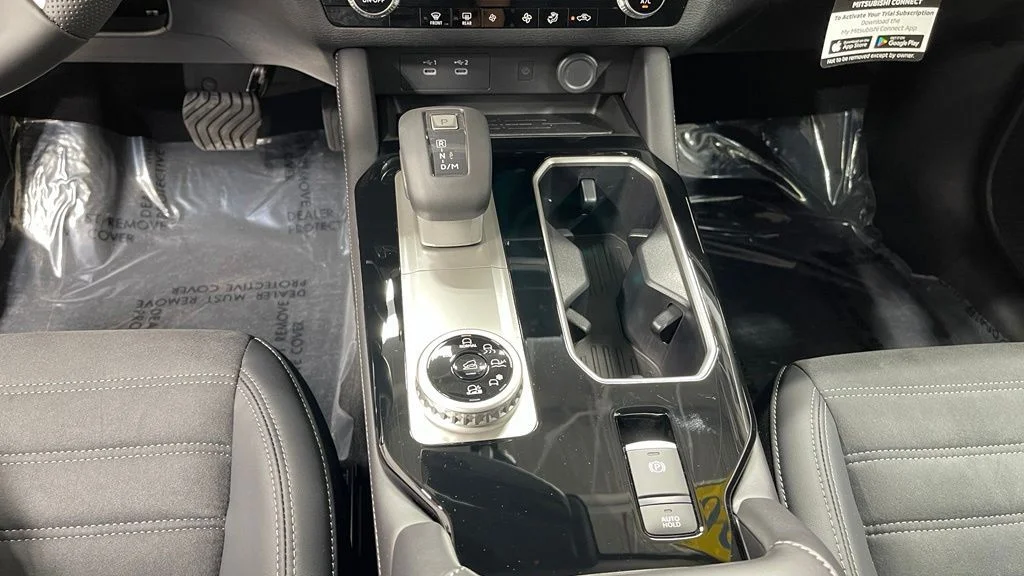 New 2026 White Diamond/Black Roof Mitsubishi TRAIL EDITION S-AWC image 13
