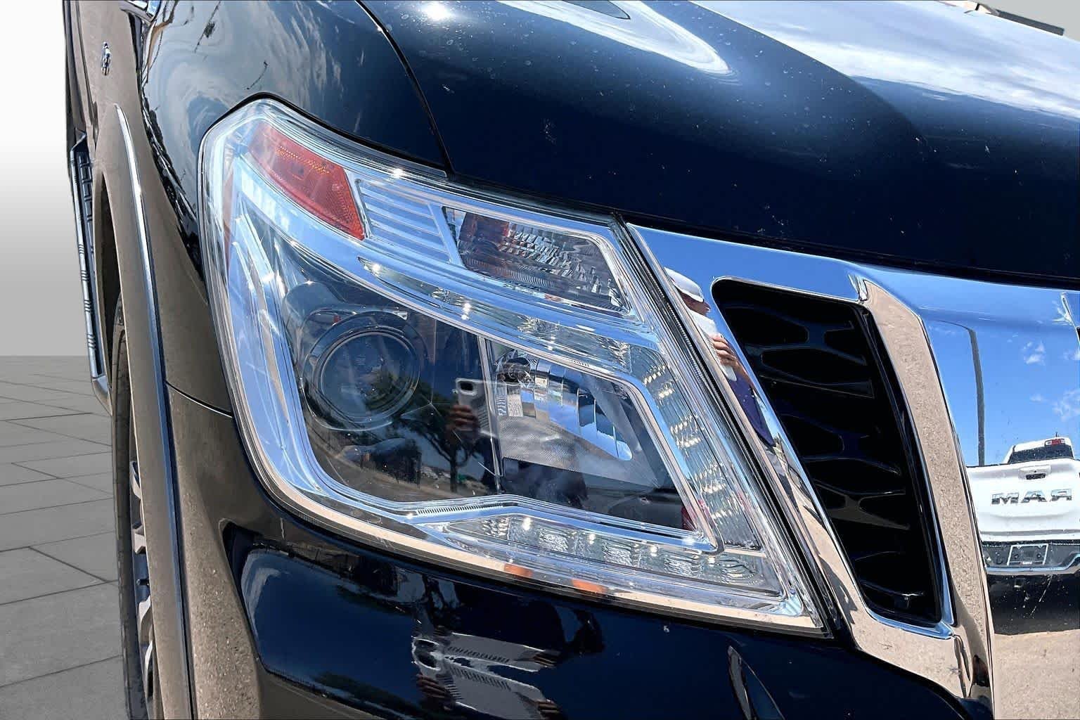 Used 2020 Super Black Nissan SL image 28
