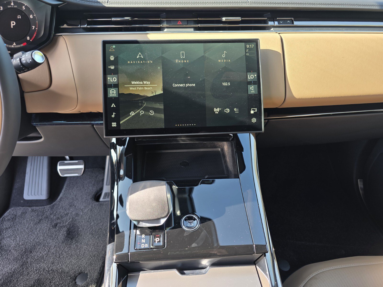 New 2026 Fuji White LAND ROVER Autobiography image 16