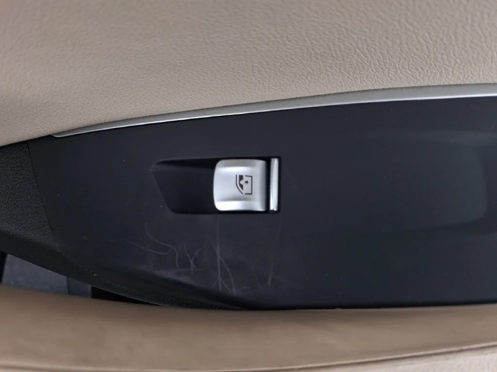 Used 2022 Dark Graphite BMW xDrive30i image 29