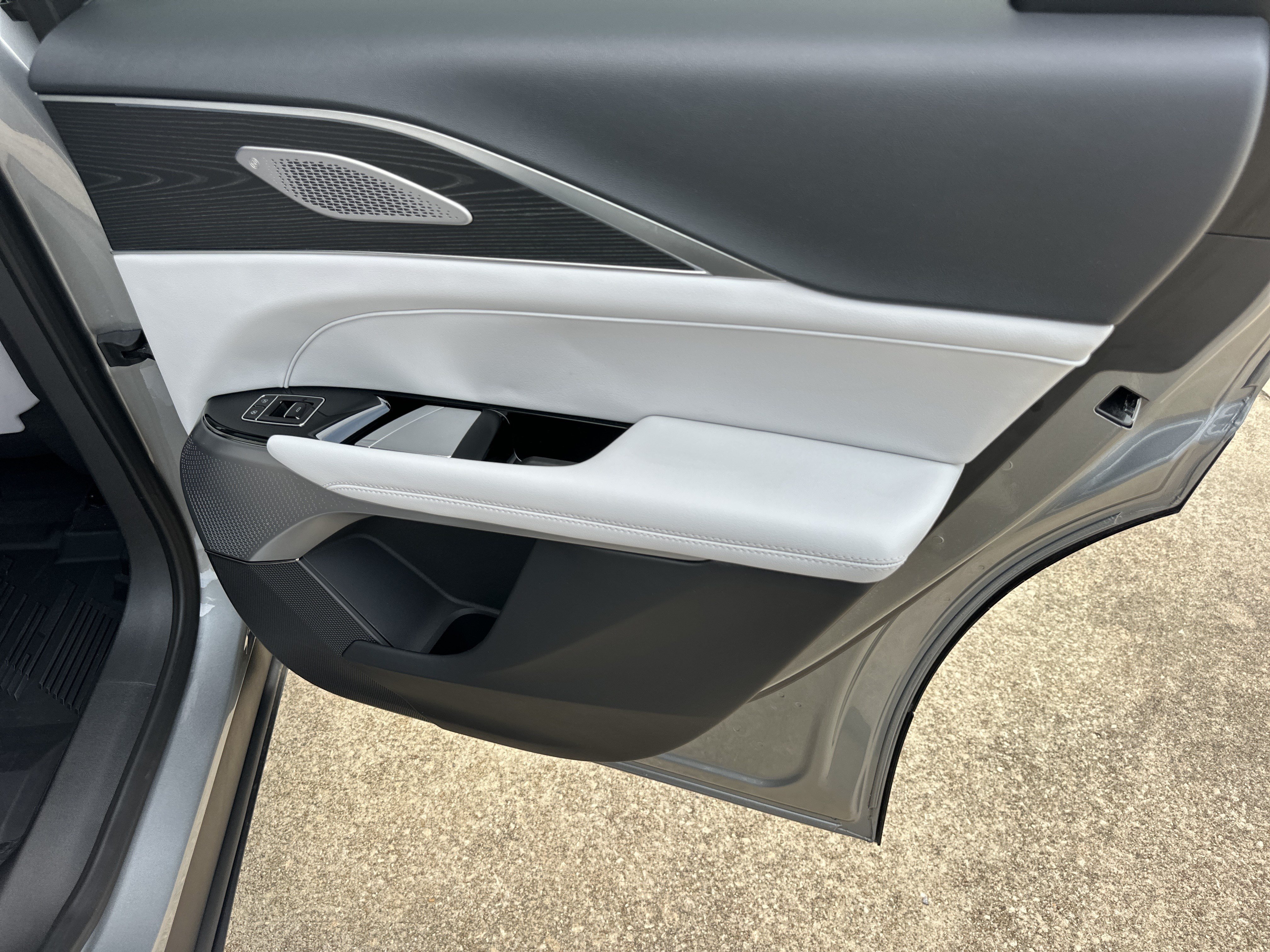2025 Cadillac LYRIQ Sport 2 - Photo 18