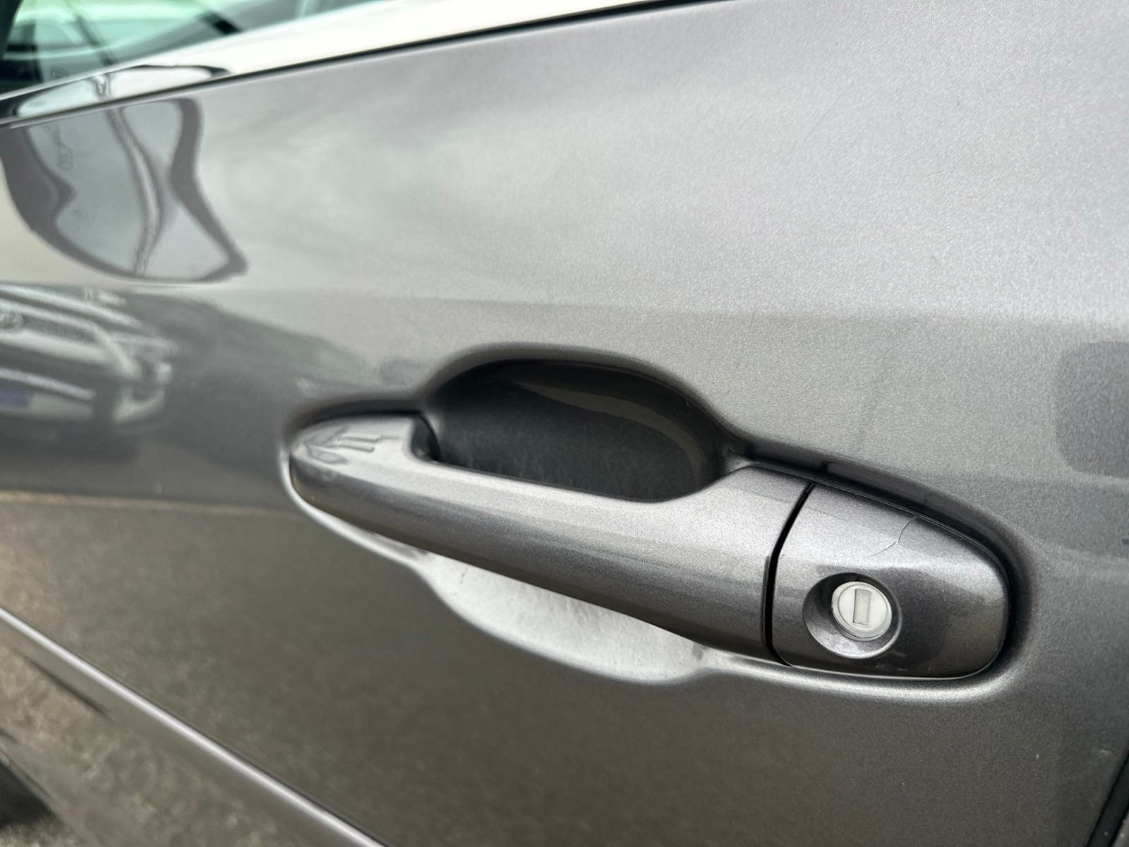 Used 2017  Toyota XLE image 11