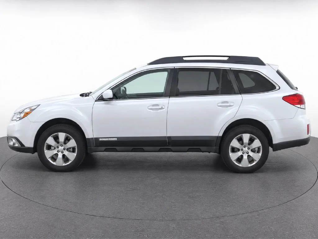 Used 2012 White Subaru 2.5i Premium image 6