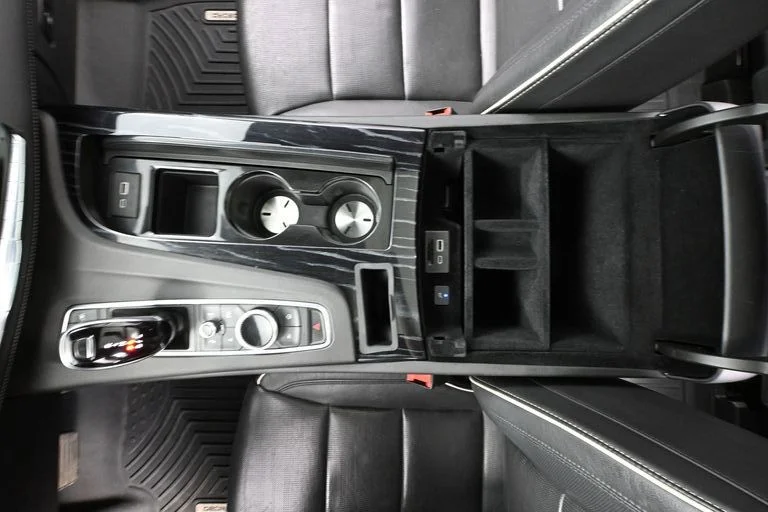 Used 2021 White Cadillac Sport image 40