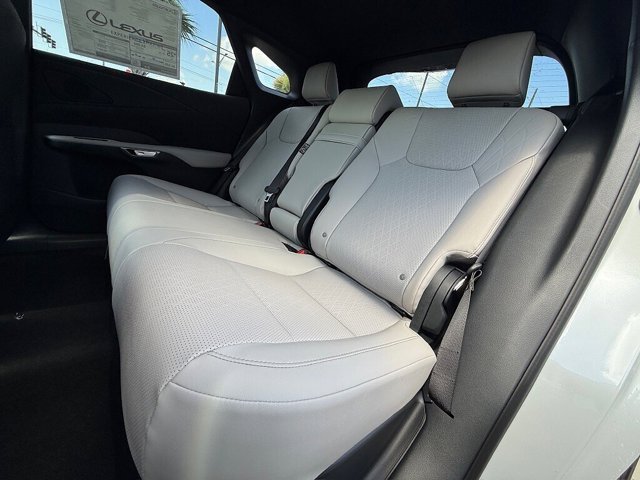 New 2026 Eminent White Pearl Lexus PREMIUM PLUS image 19