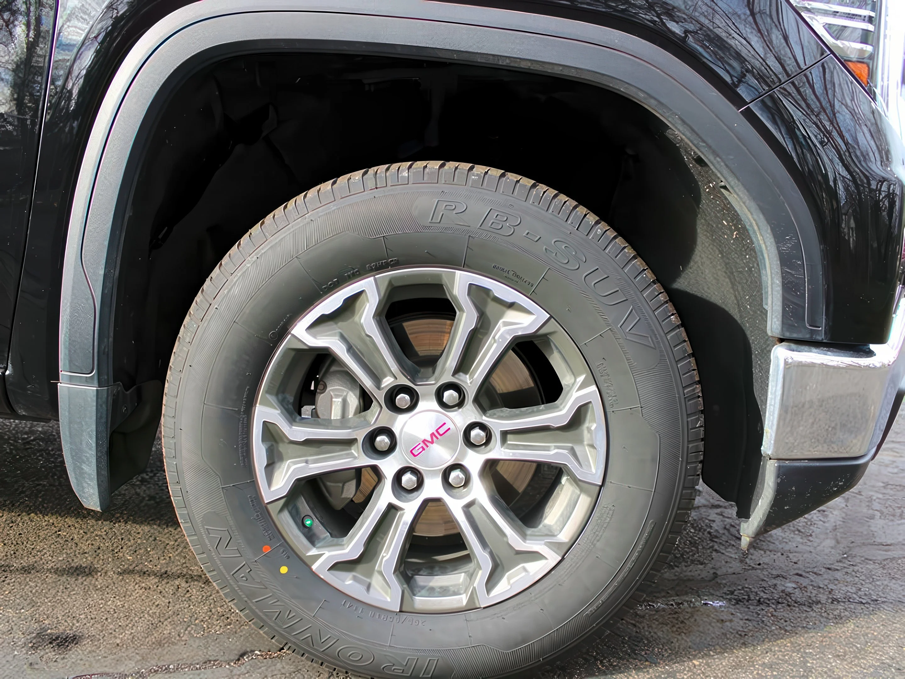 2024 GMC Sierra 1500 SLT - Photo 29