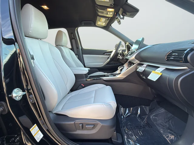 New 2026 Black Mitsubishi SEL image 9
