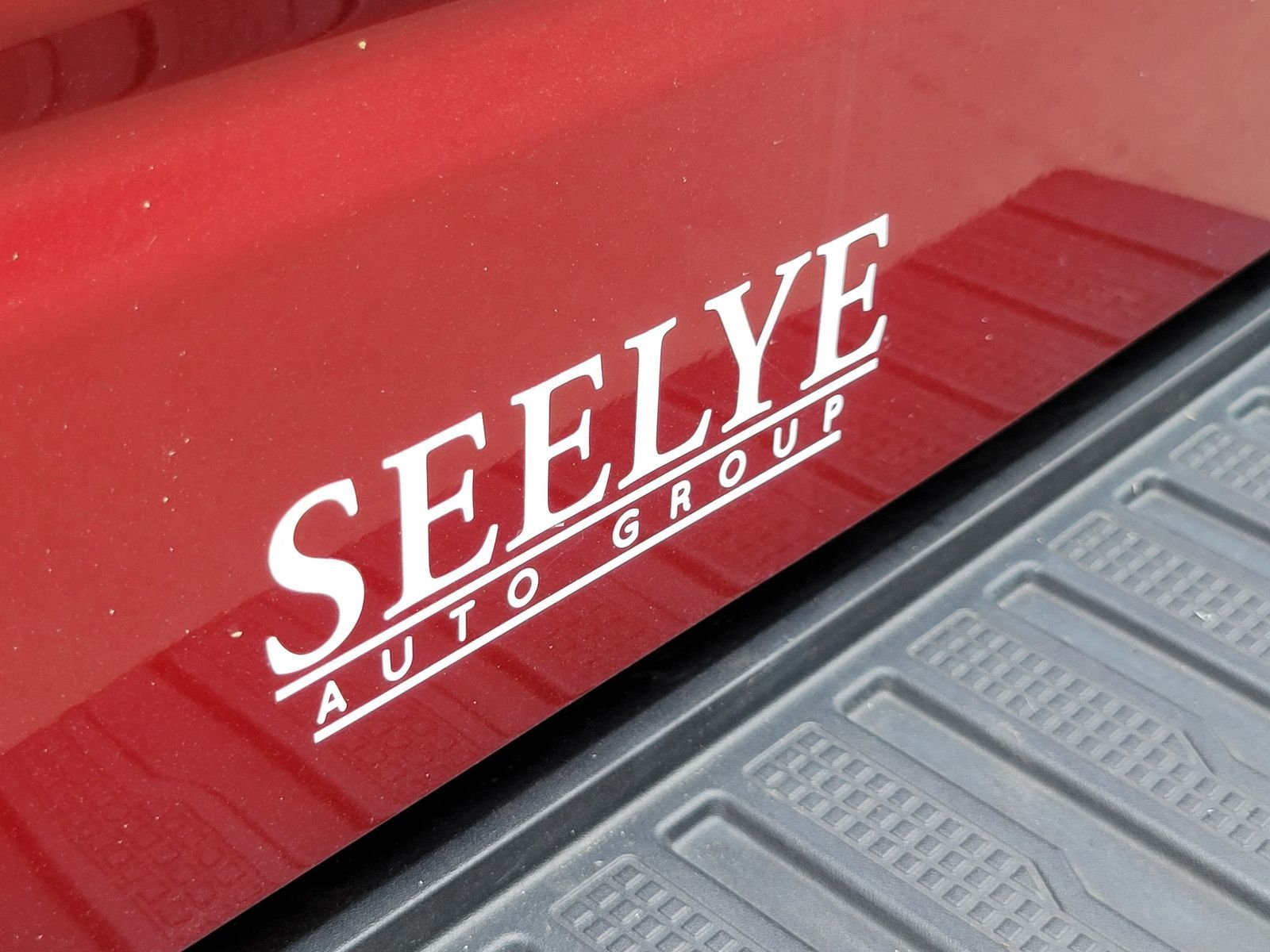 Used 2022 Red GMC SLT image 34