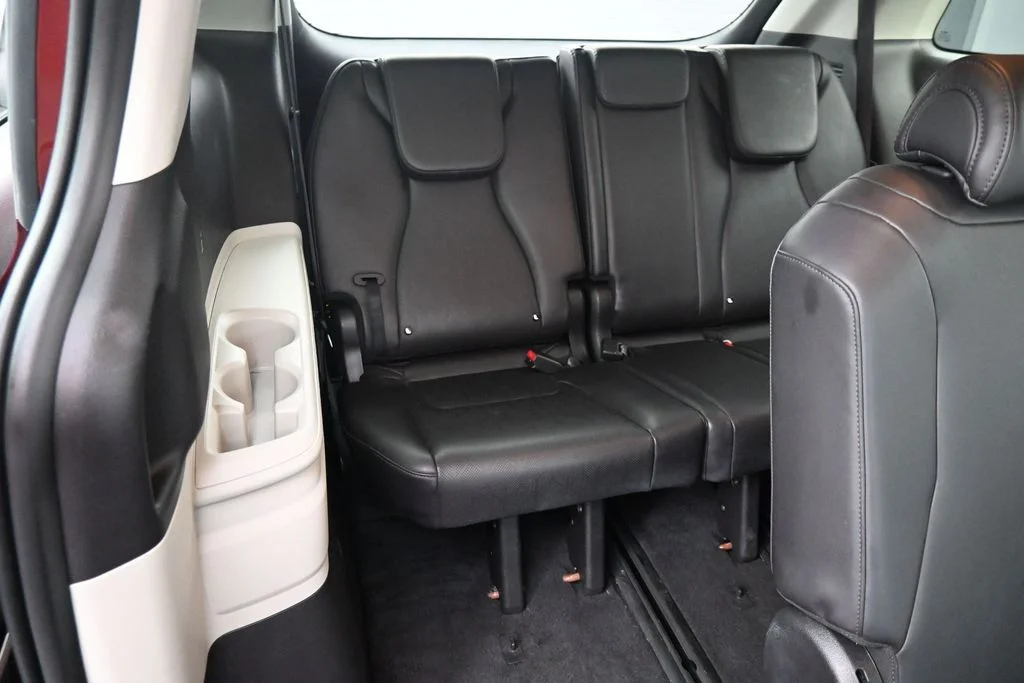 Used 2024 Red Kia LX image 12
