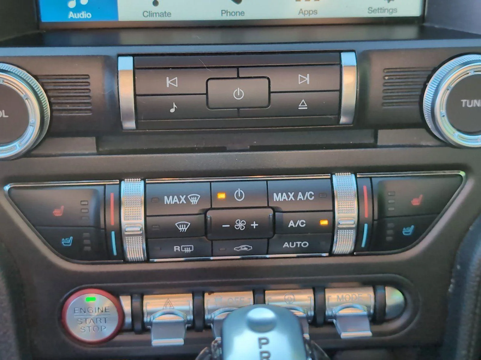 Used 2018 Royal Crimson Metallic Tinted Clearcoat Ford GT Premium image 18