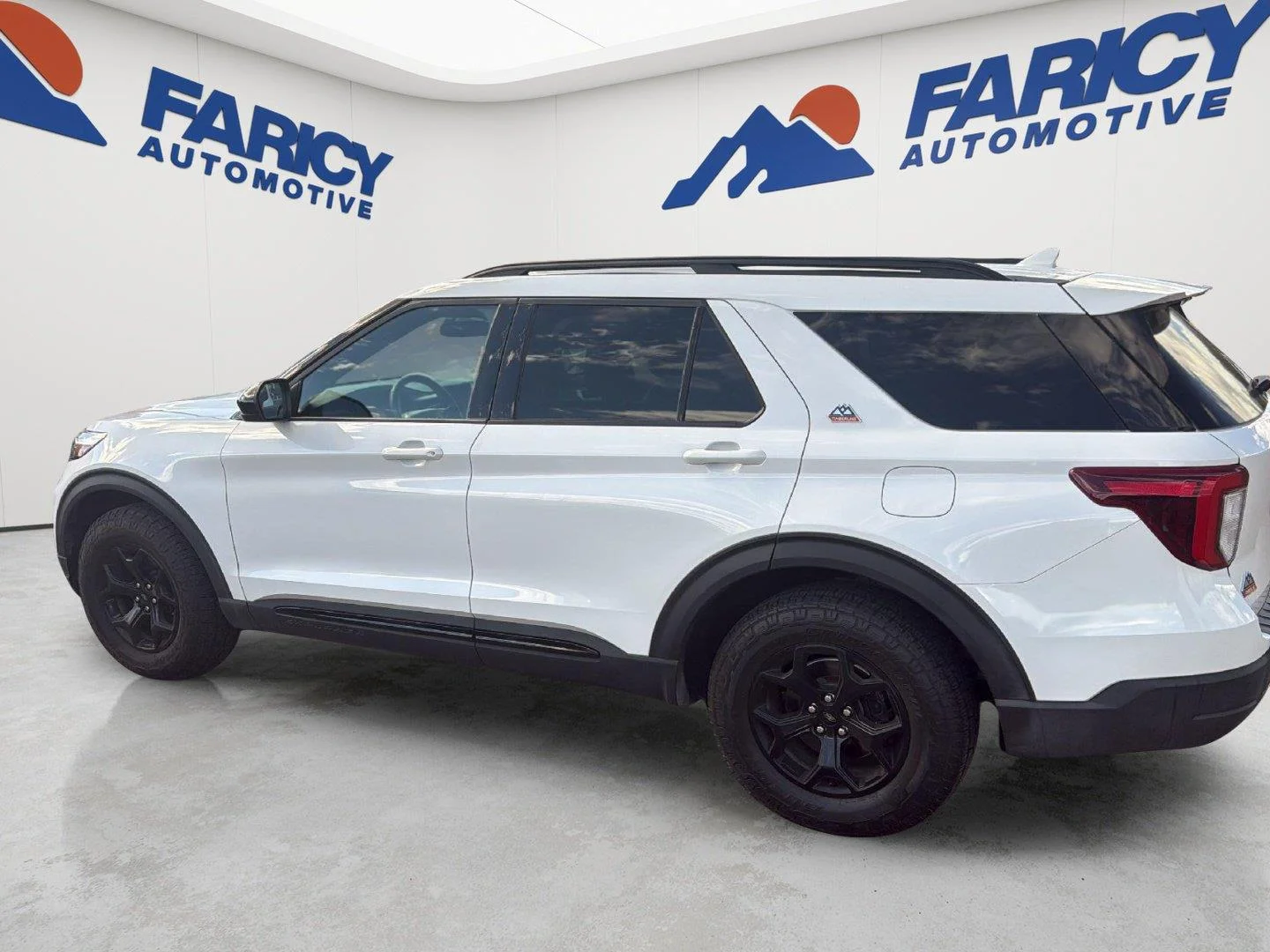 Used 2024 Star White Metallic Tri-Coat Ford Timberline image 8