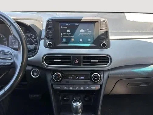 Used 2018 Ultra Black Hyundai Limited image 10