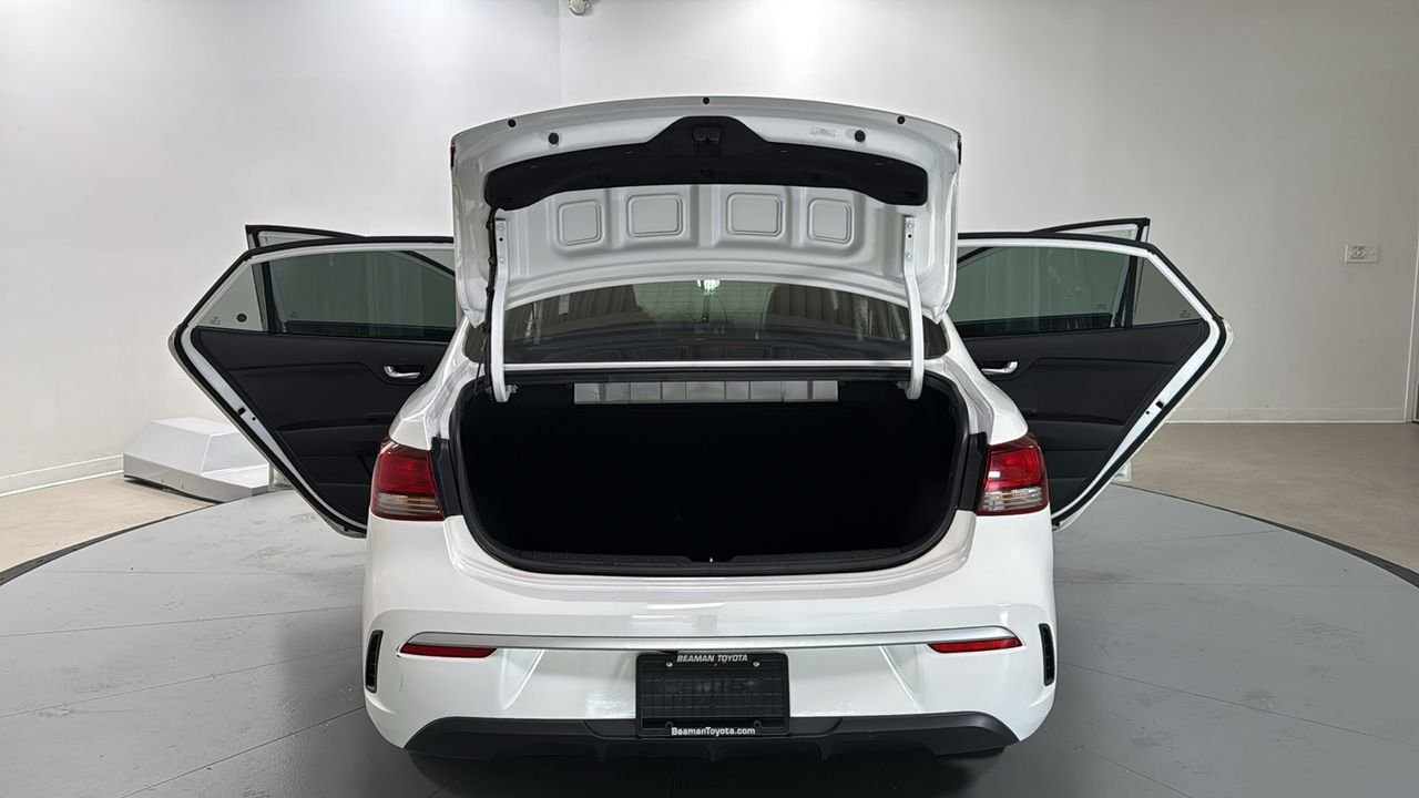 Used 2022 White Kia LX image 16