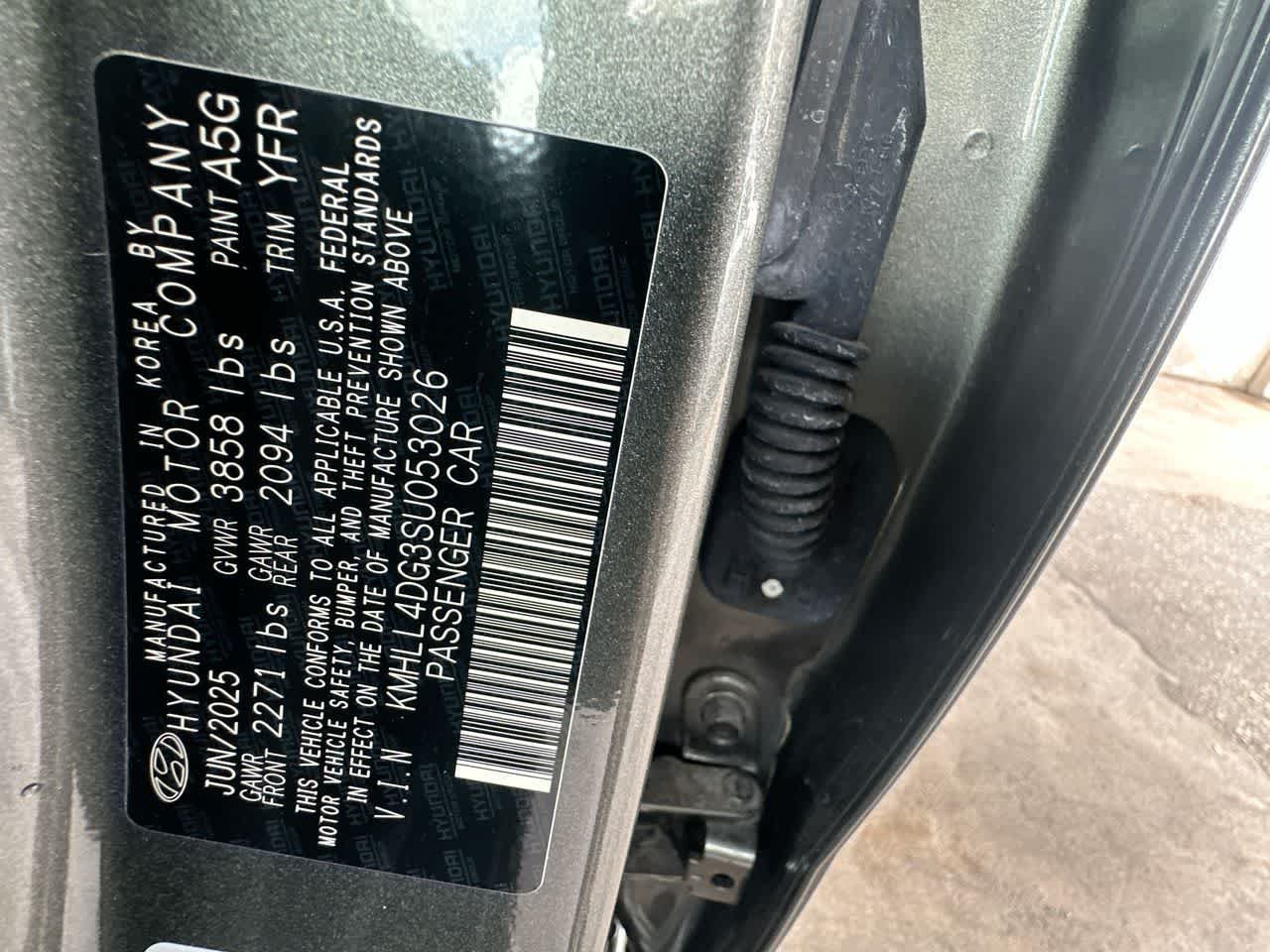Certified Used 2025 Amazon Gray Hyundai SE image 29