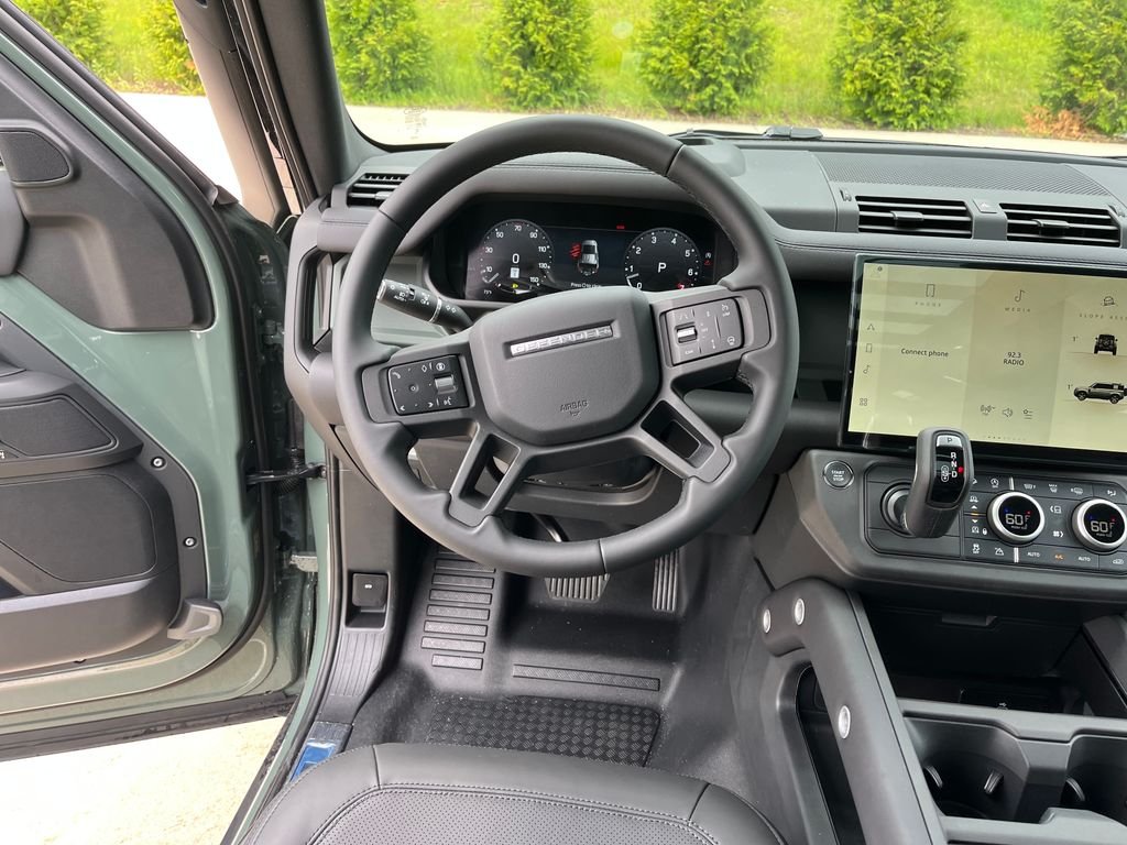 New 2026 Keswick Green Land Rover  image 15