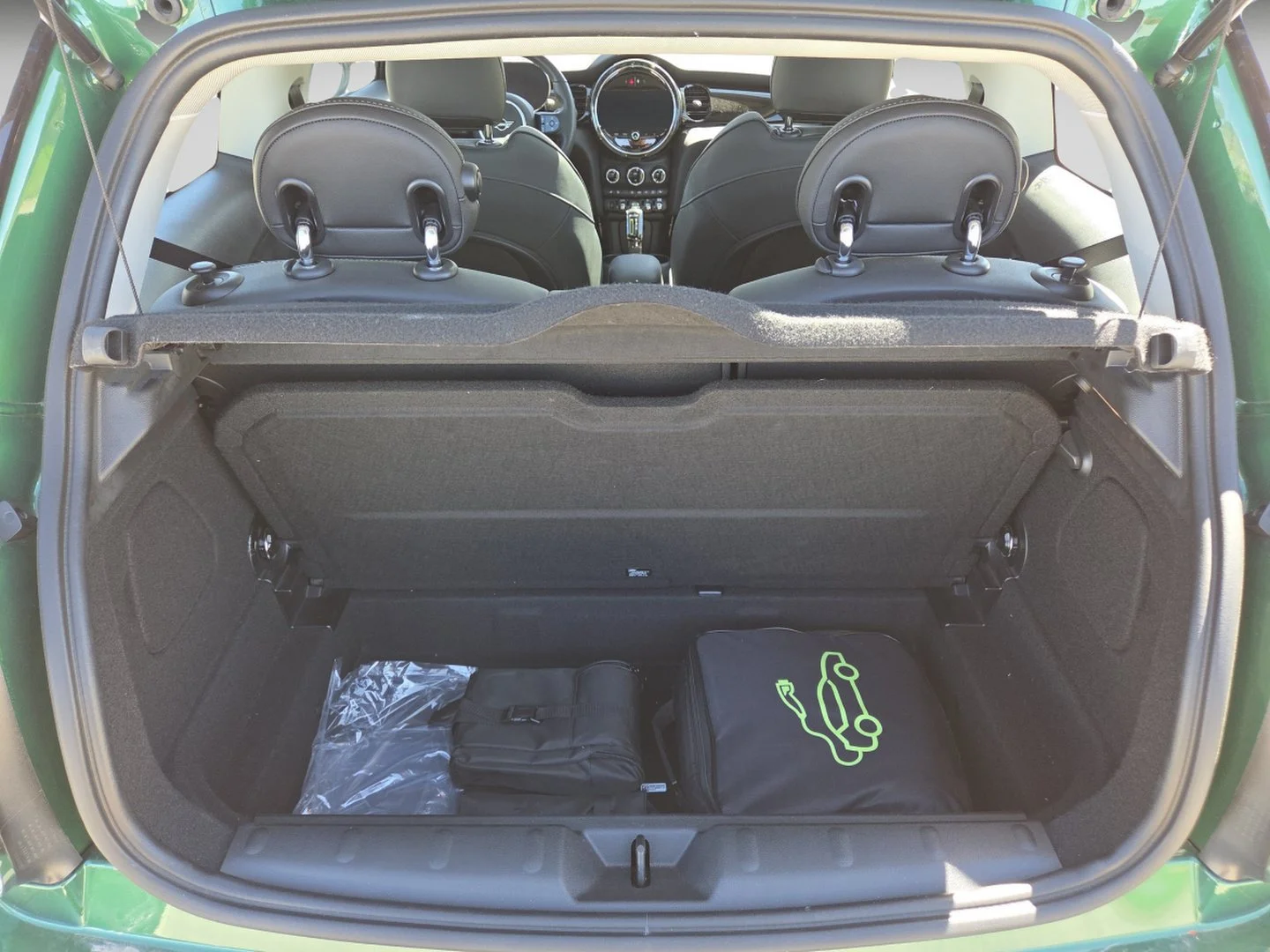 Used 2024 British Racing Green MINI Cooper SE image 27