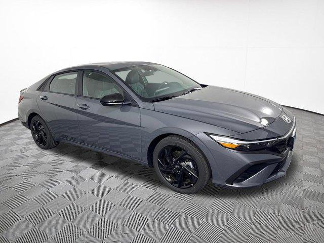 New 2026 Gray Hyundai SEL Sport Plus image 5