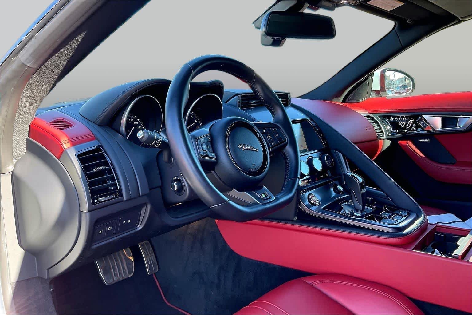 Used 2016  Jaguar R image 14
