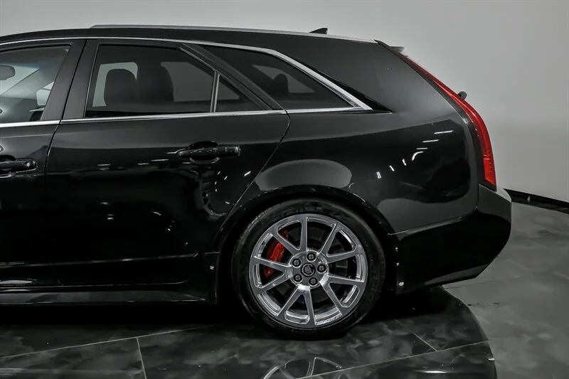 Used 2013 Black Diamond Tricoat Cadillac  image 7