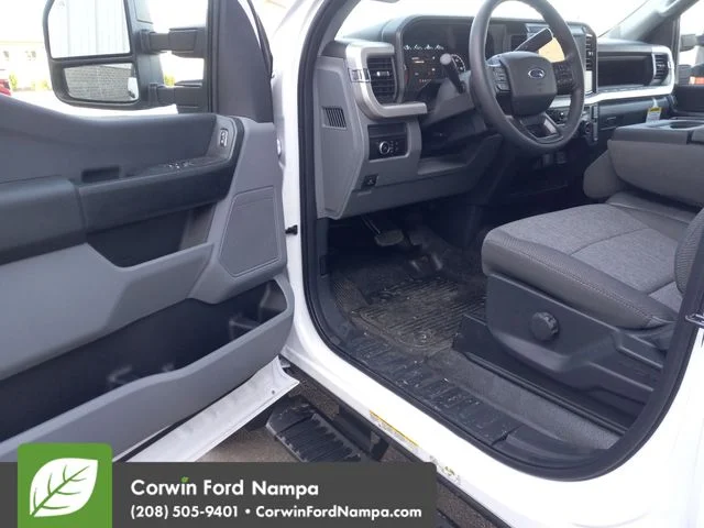 2025 Ford F-550 Super Duty Chassis Cab XL - Photo 11