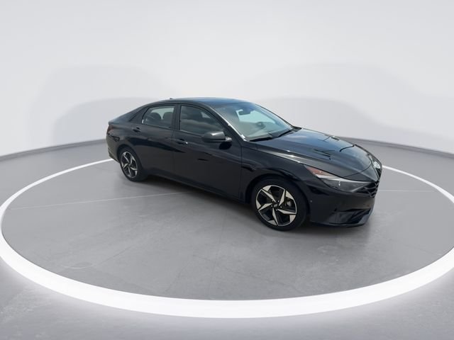 Used 2023 Black Hyundai SEL image 2