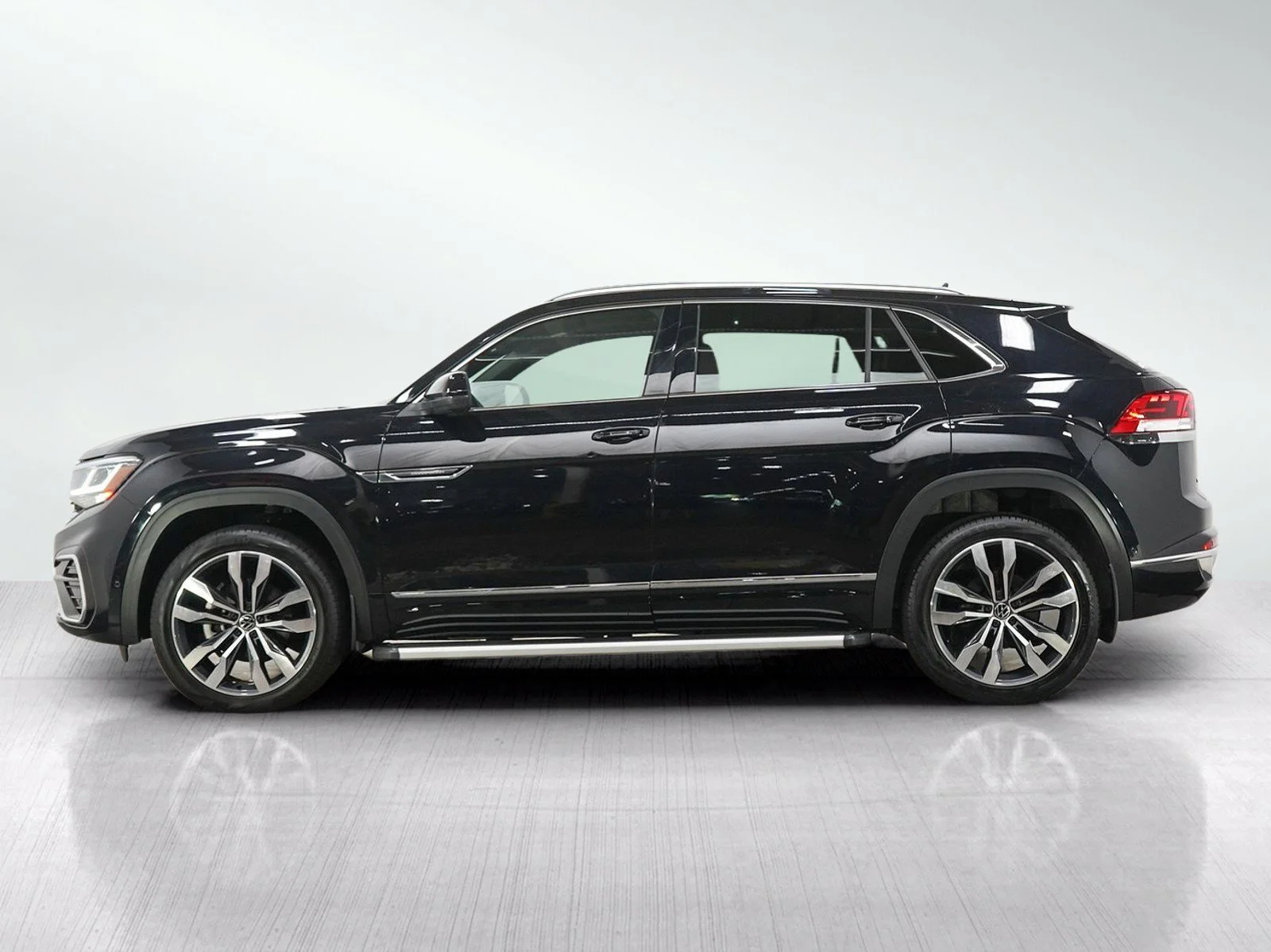Used 2023 Volkswagen Atlas Cross Sport SEL Premium R-Line with VIN 1V2FE2CA2PC222929 for sale in Burnsville, Minnesota