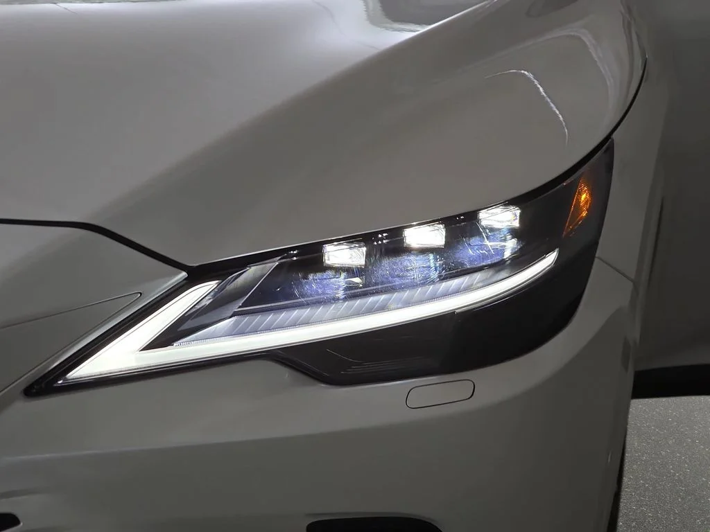New 2026 Eminent White Pearl Lexus LUXURY image 29