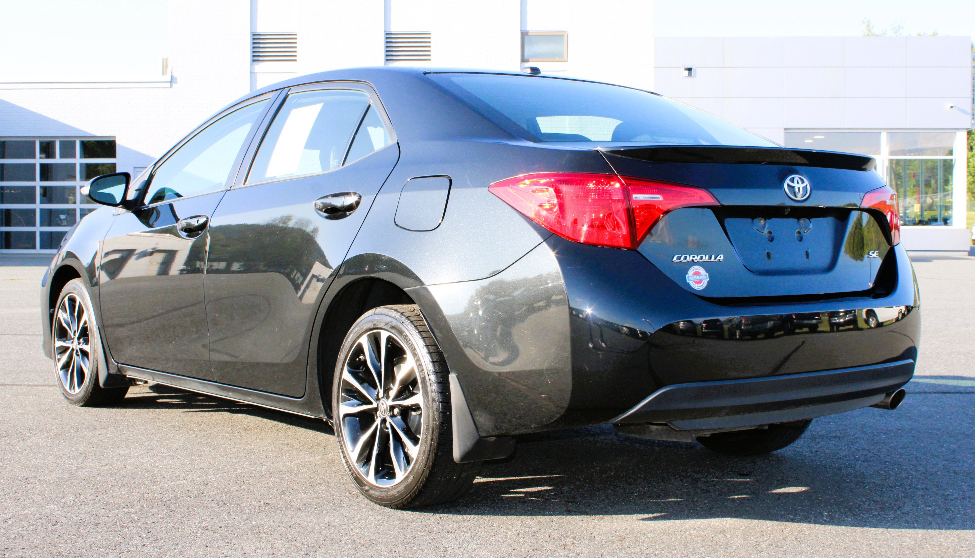 Used 2018 Black Toyota  image 11