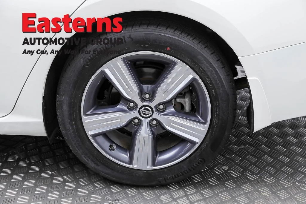 Used 2022 White Nissan 2.5 SL image 30